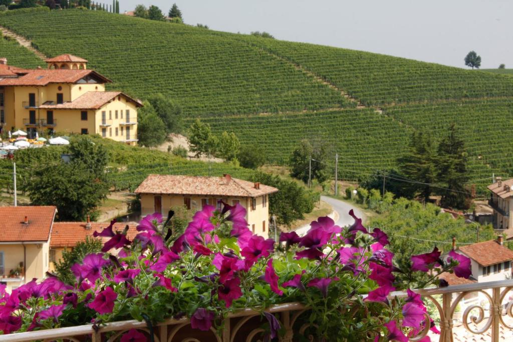Casa Svizzera Agriturismo Barolo Cameră foto